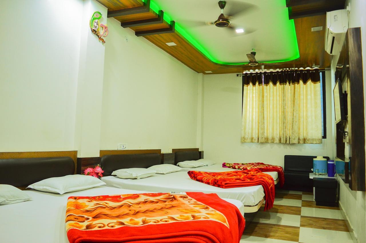 Hotel Shree Dwarkadhish Palace Udždžain Exteriér fotografie
