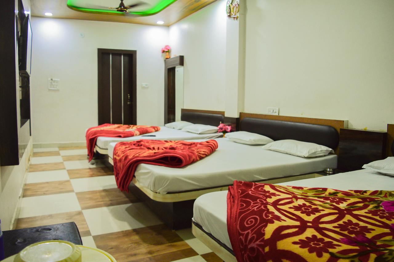 Hotel Shree Dwarkadhish Palace Udždžain Exteriér fotografie